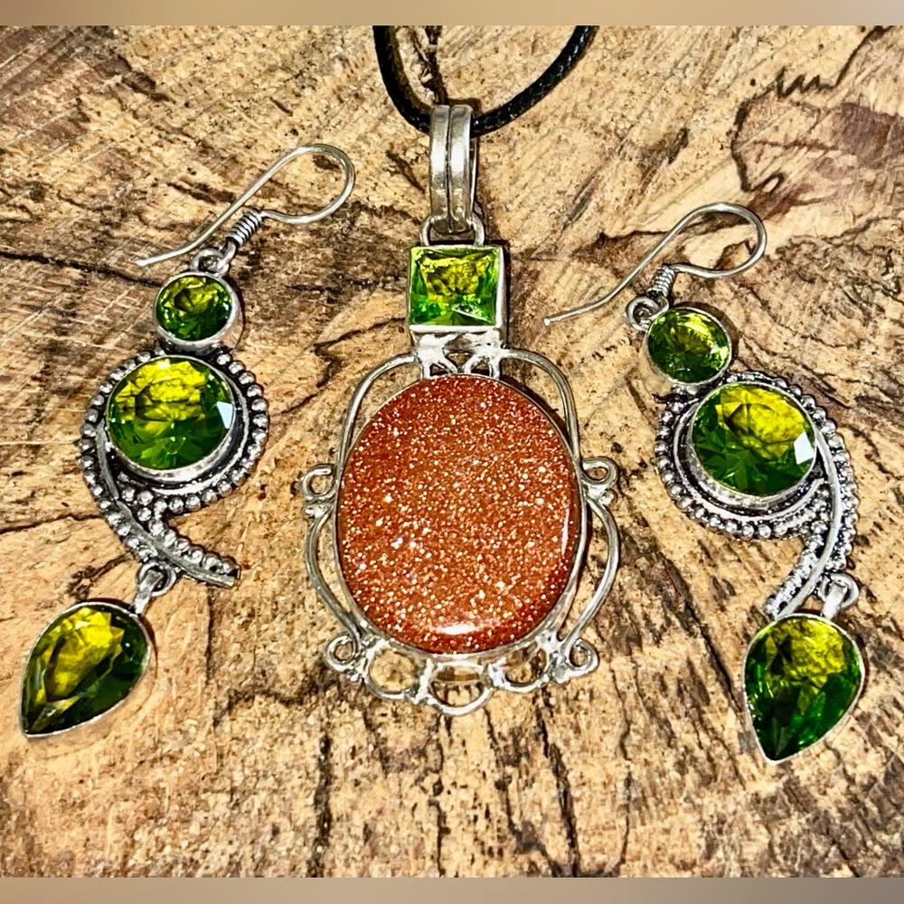 Golden Sandstone Pendant & Earrings